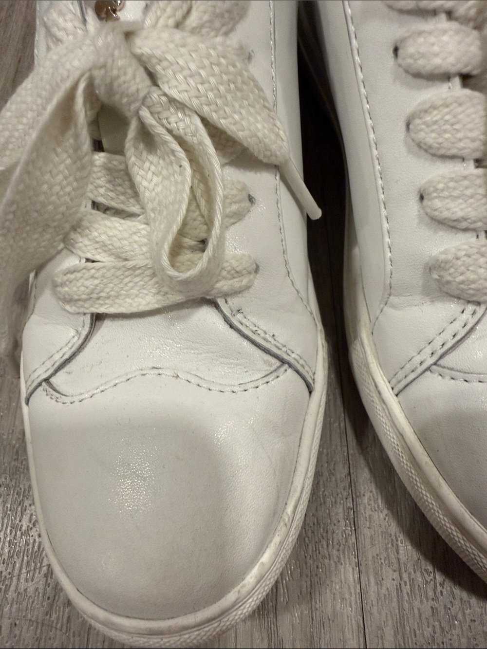 Kate Spade  Fez Women's White Leather Low-Top Sneakers with Black Accents - Picture 4 of 9